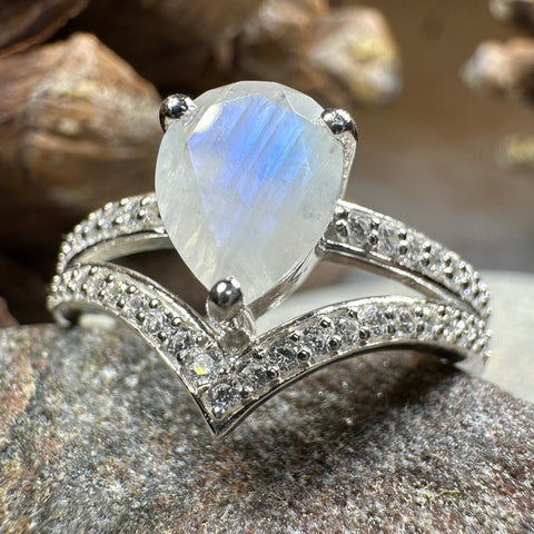 Load image into Gallery viewer, Chevron Moonstone Ring in Sterling Silver
