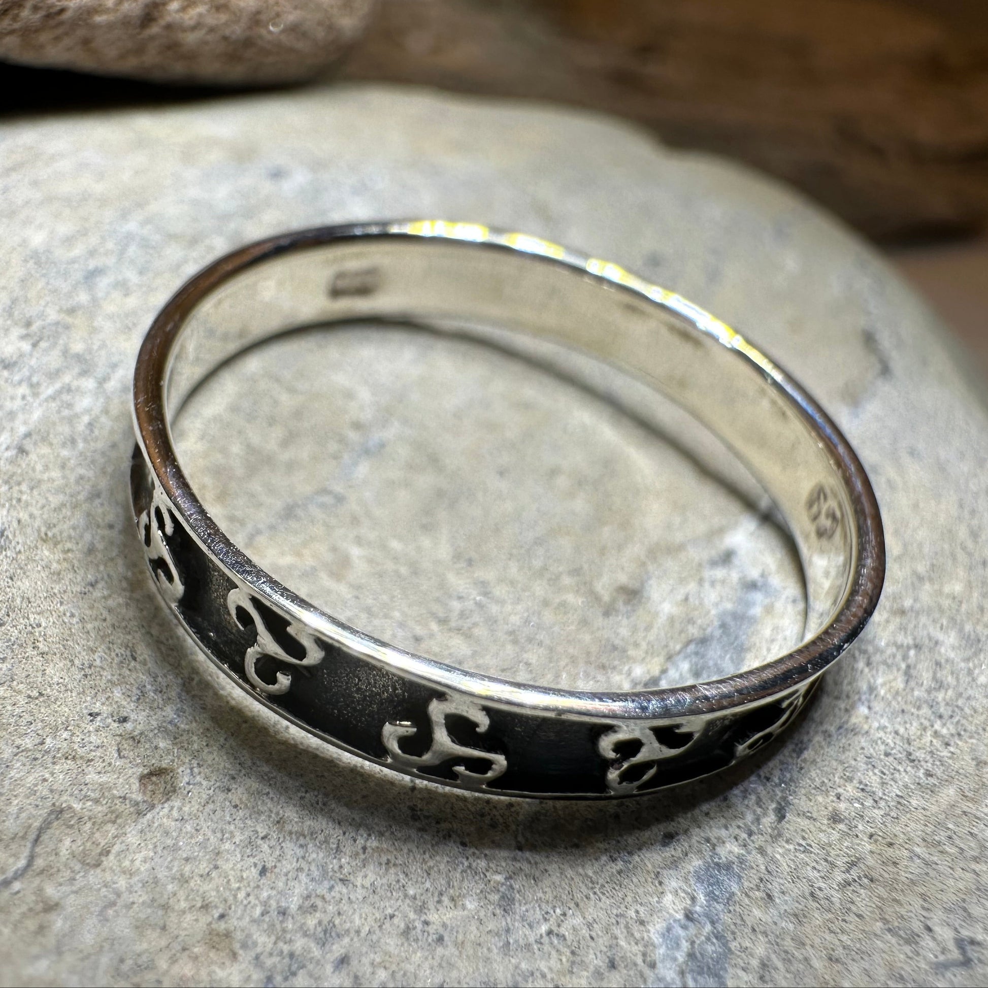 Minimalist Triple Spiral Ring — view 7