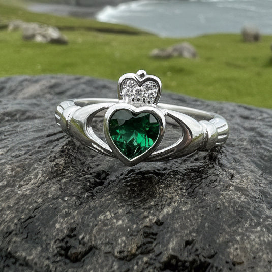 Emerald Meadow Irish Claddagh Ring