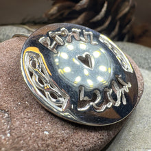 Load image into Gallery viewer, Gaelic "Little Kisses" Necklace
