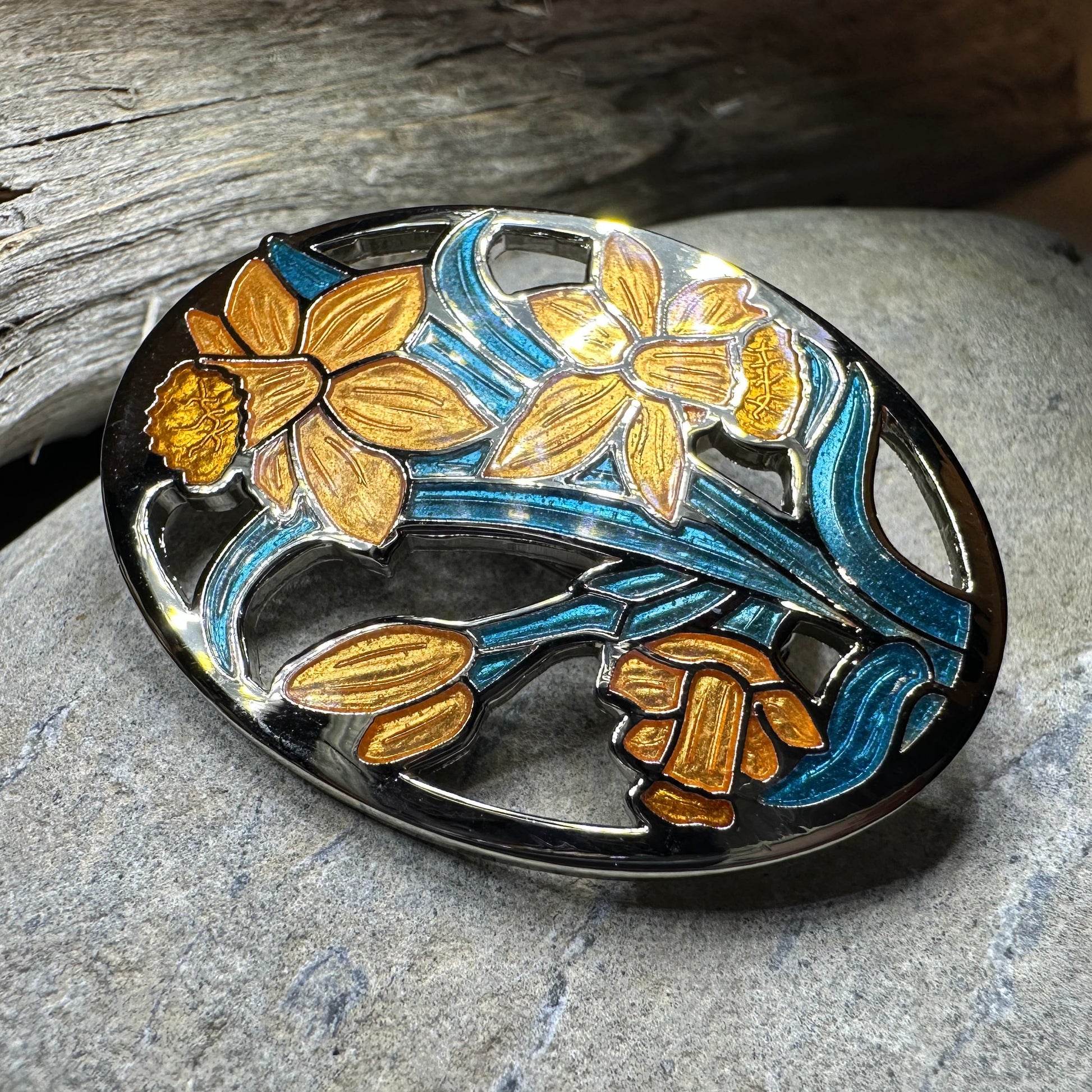 Daffodils of Wales Brooch — view 7