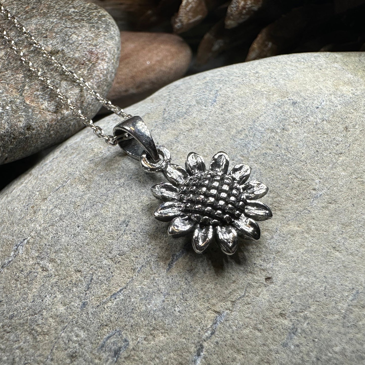 Fonnail Sunflower Necklace in Sterling Silver