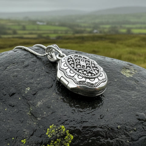 Load image into Gallery viewer, Florent Classic Oval Marcasite Locket Necklace
