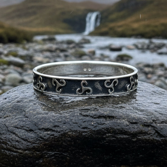 Minimalist Triple Spiral Ring in sterling silver