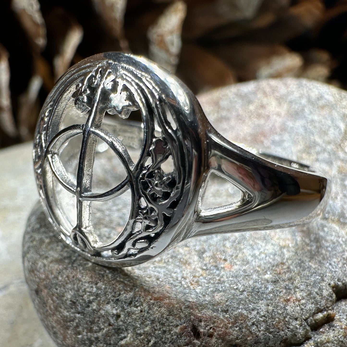Chalice Well Ring in Sterling Silver