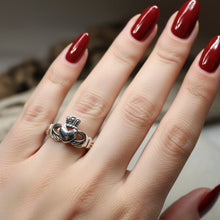Load image into Gallery viewer, Vow Irish Claddagh Ring
