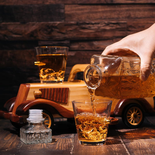 Old Fashioned Car Whiskey Decanter Set & 2 Whisky Glasses