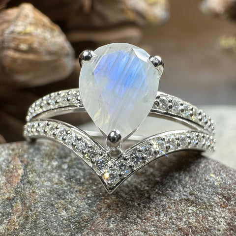 Load image into Gallery viewer, Chevron Moonstone Ring in Sterling Silver
