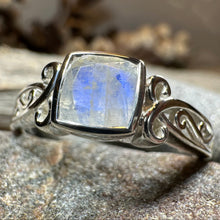 Load image into Gallery viewer, Coriena Moonstone Ring
