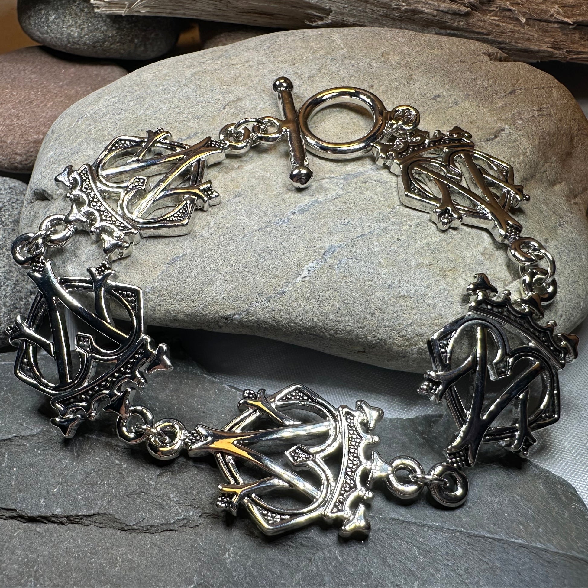 Luckenbooth Bracelet in sterling silver