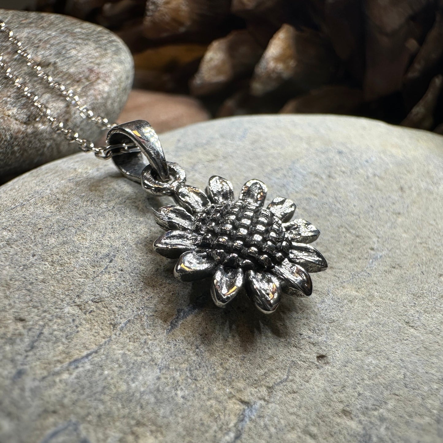 Fonnail Sunflower Necklace in Sterling Silver
