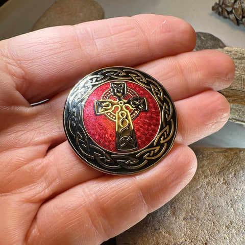 Load image into Gallery viewer, Enamel Celtic Cross Round Brooch
