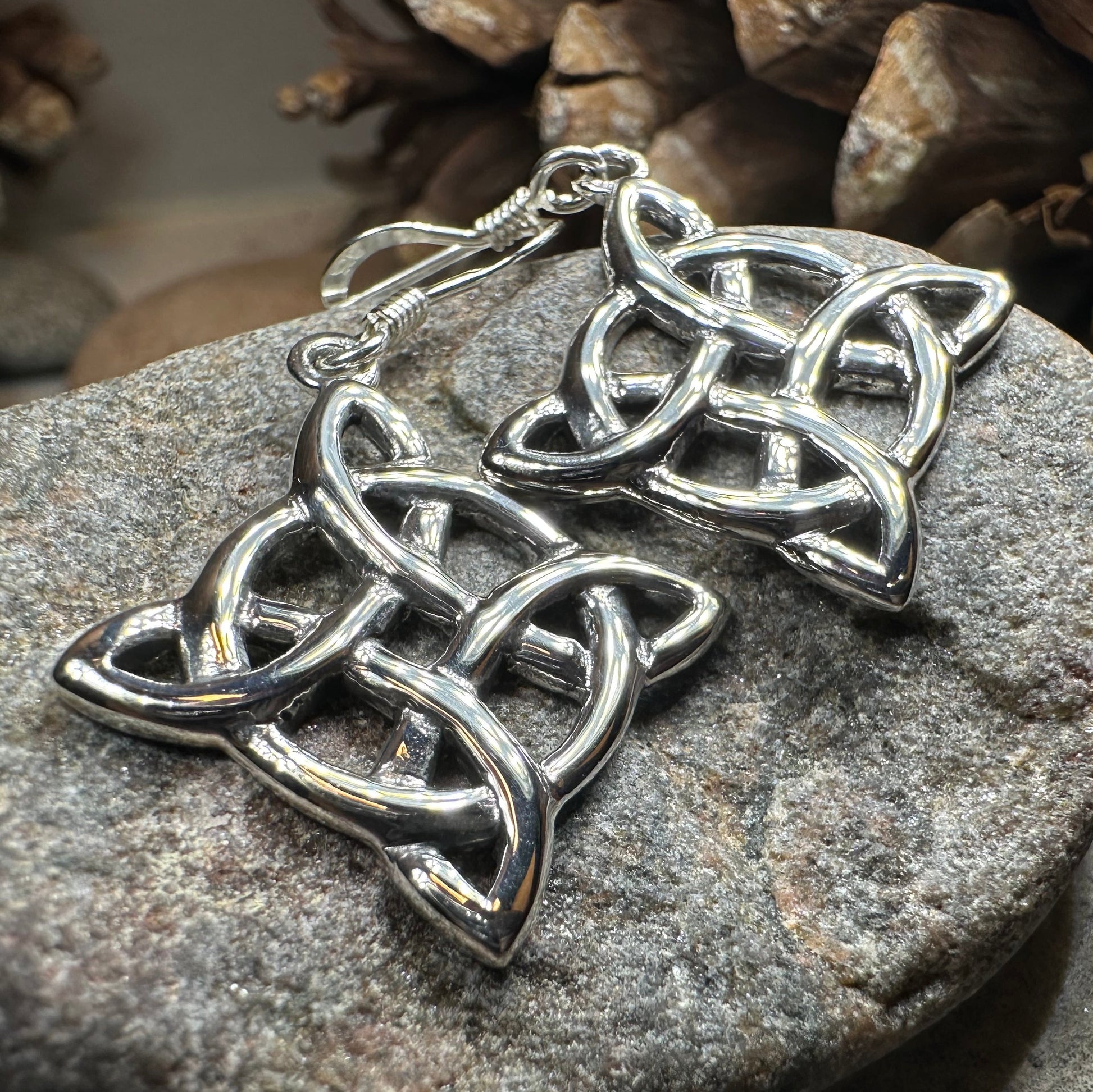 Dynra Celtic Knot Earrings in silver
