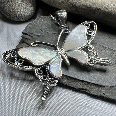 Load image into Gallery viewer, Adeliza Butterfly Necklace
