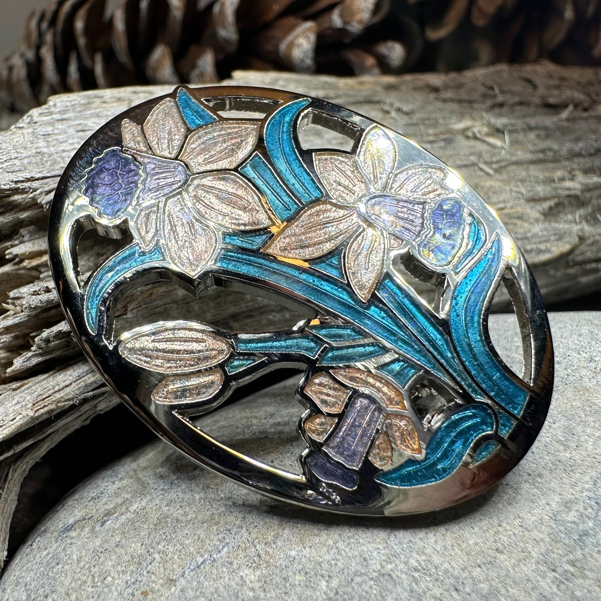 Daffodils of Wales Brooch — view 13