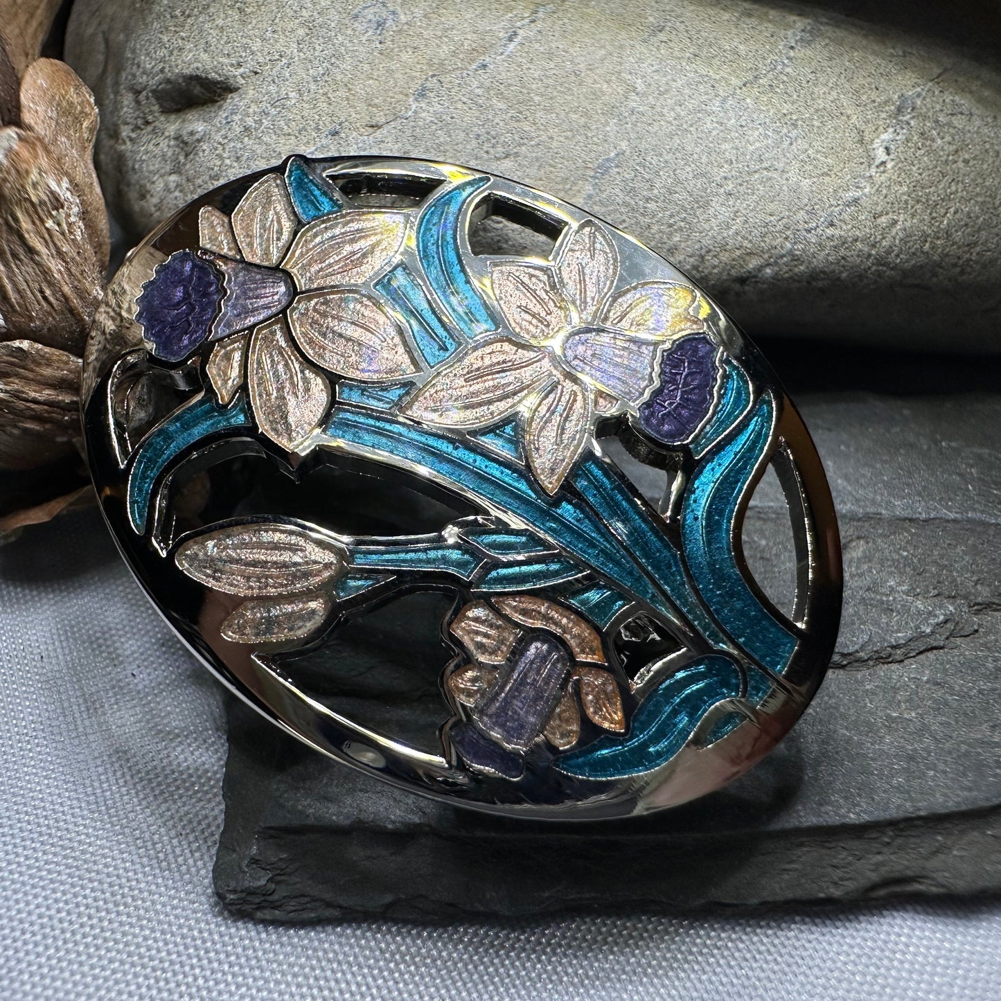 Daffodils of Wales Brooch — view 8
