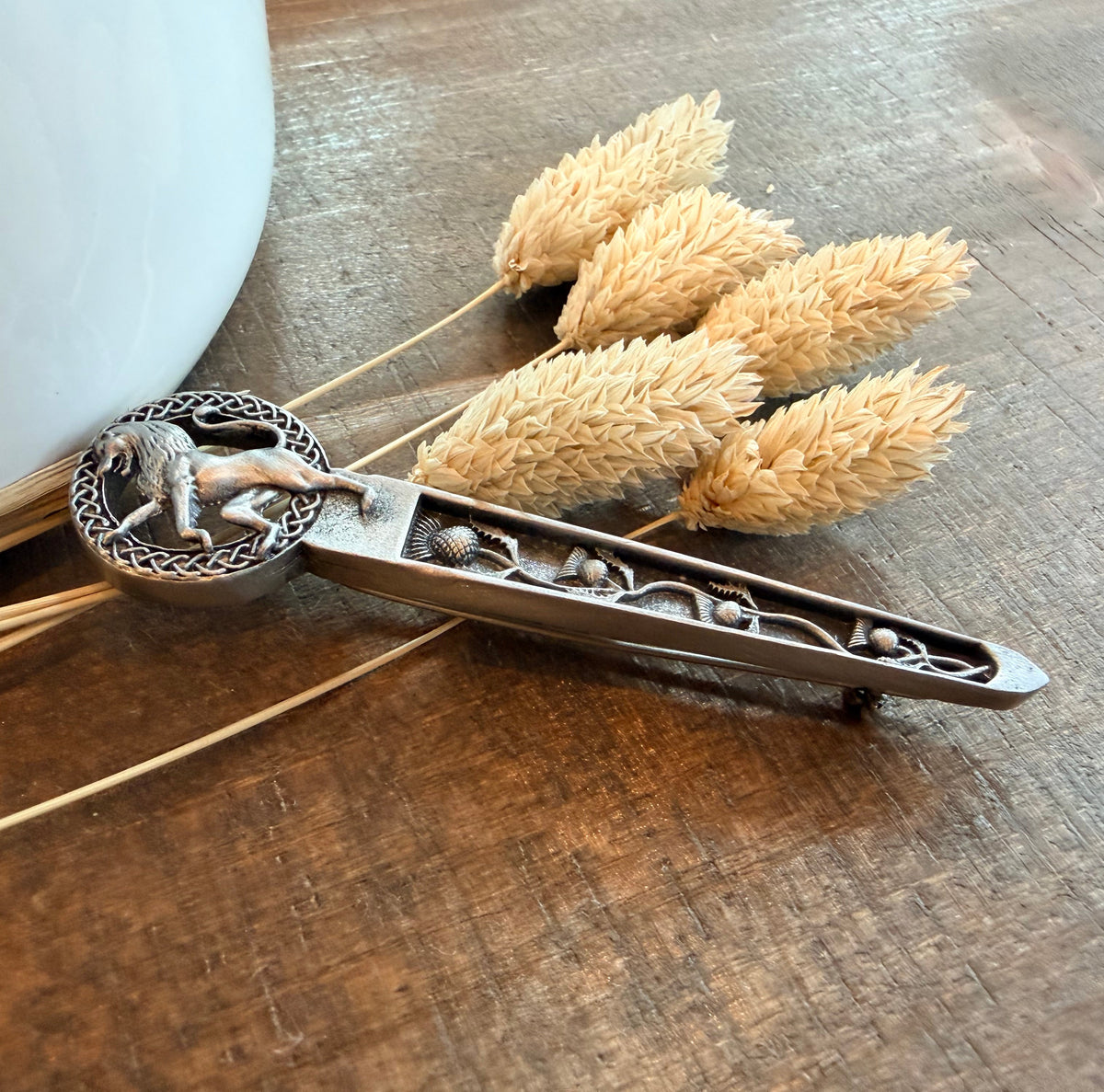 Thistle Scotland Lion Kilt Pin in Pewter