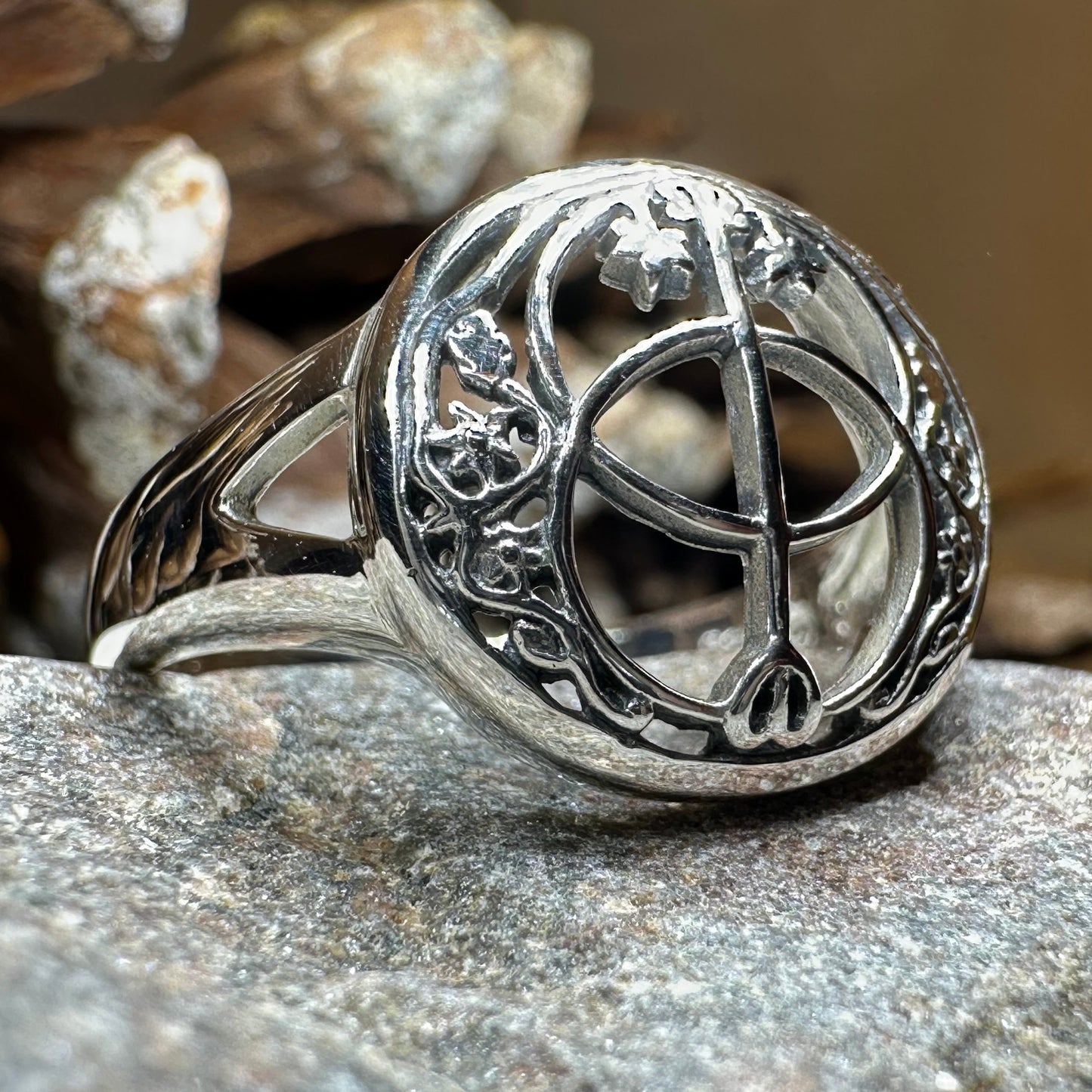 Chalice Well Ring in Sterling Silver