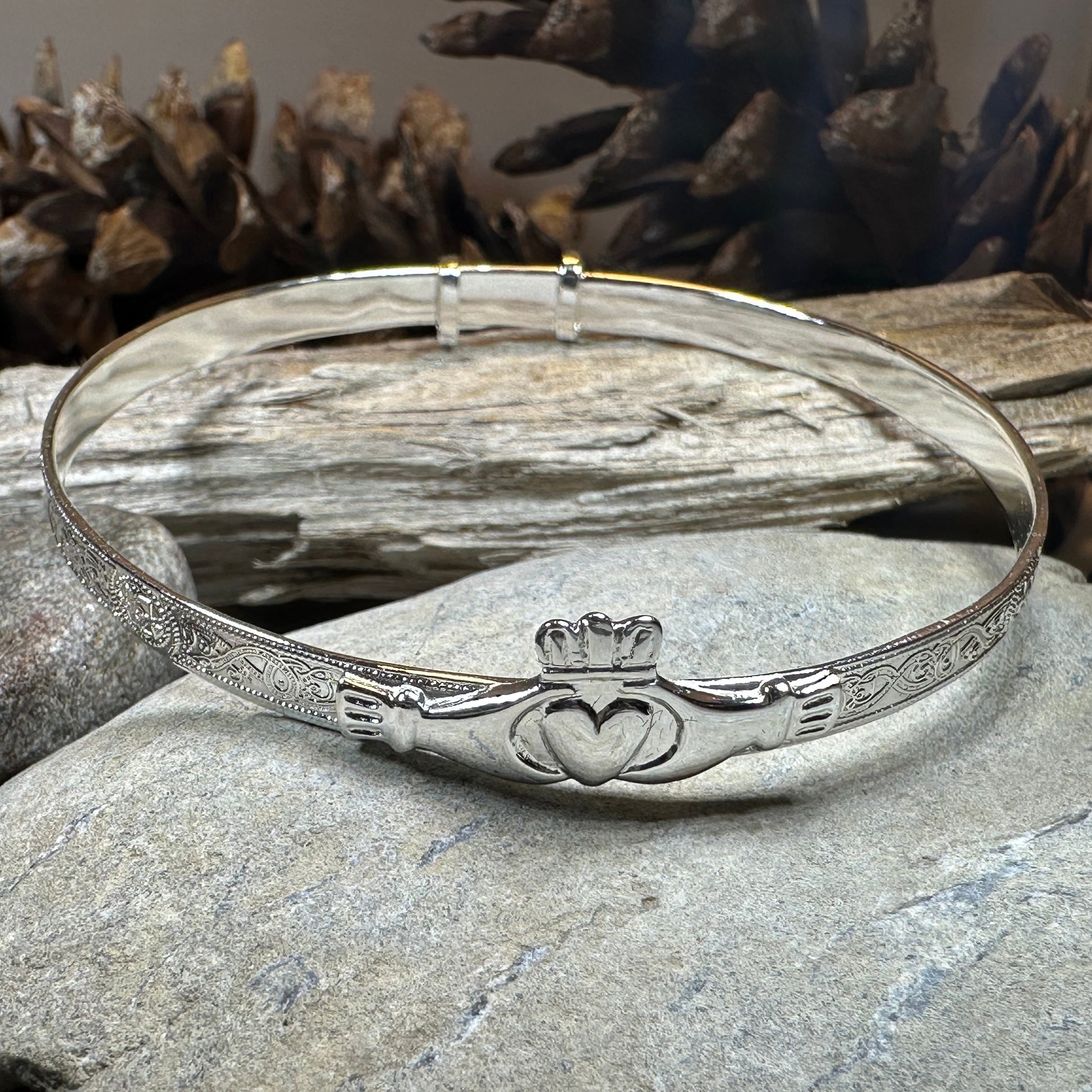 Old World Style Claddagh Bracelet — view 7