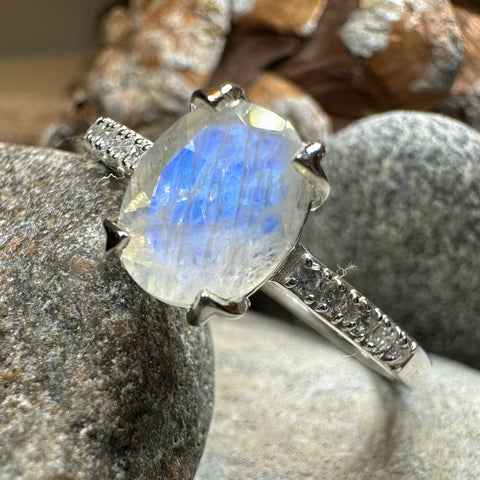 Load image into Gallery viewer, Emiliana Moonstone Promise Ring
