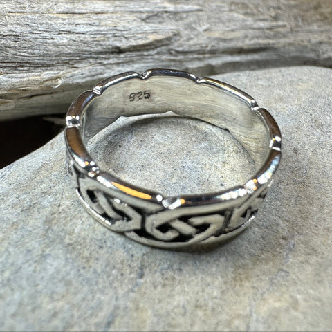 Load image into Gallery viewer, Traditional Celtic Knot Ring
