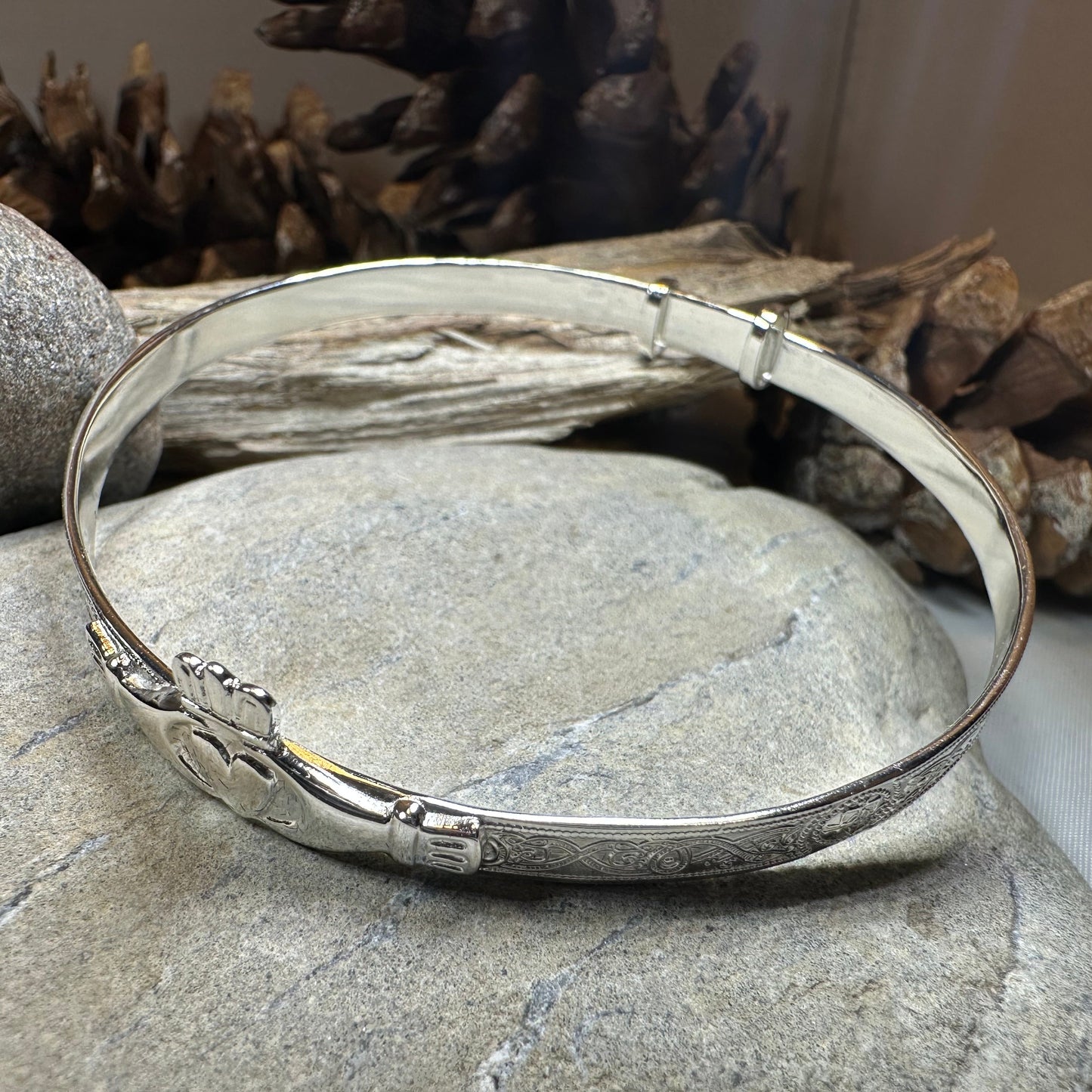 Old World Style Claddagh Bracelet — view 10