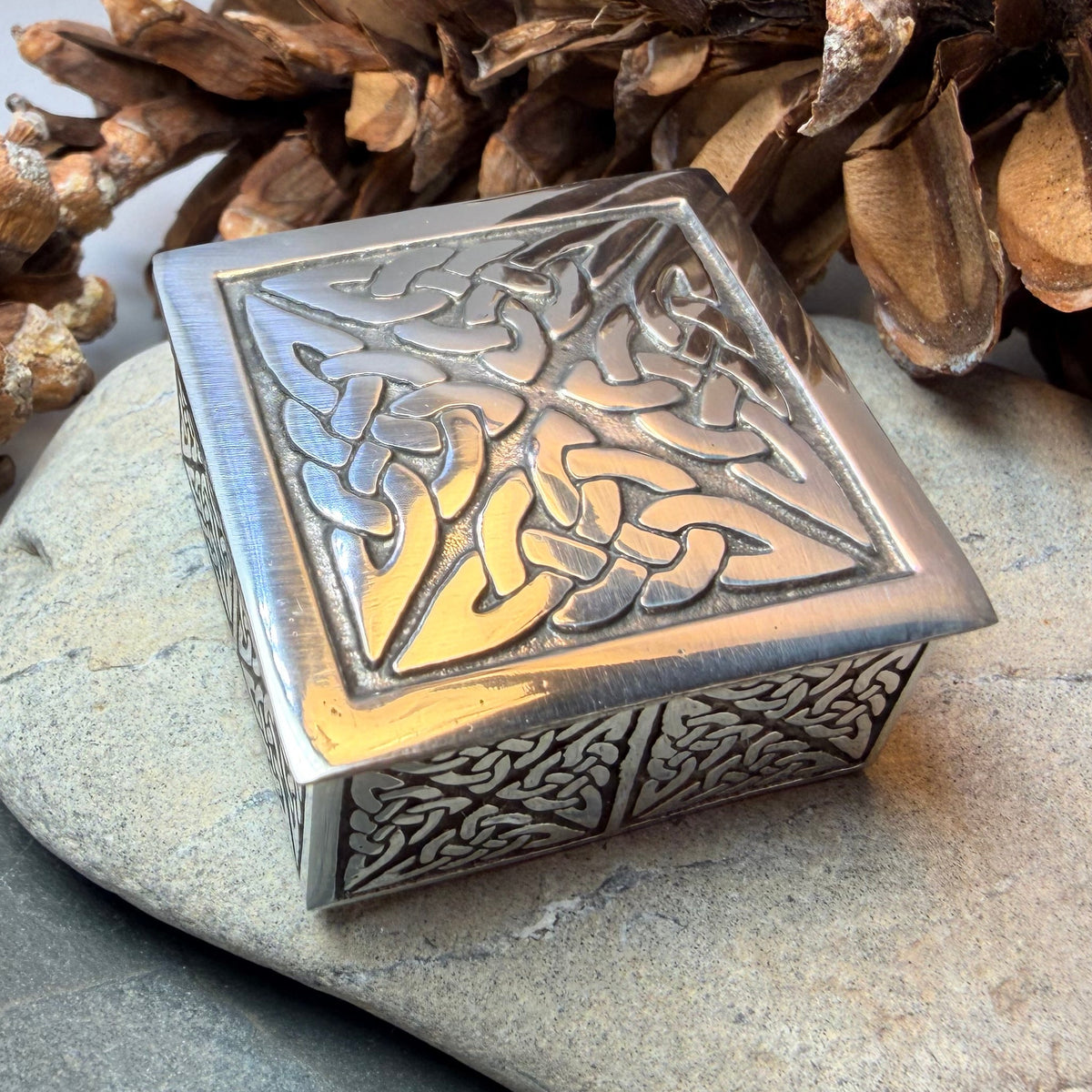 Small Celtic Four Knot Trinket Box - Handmade in Pewter