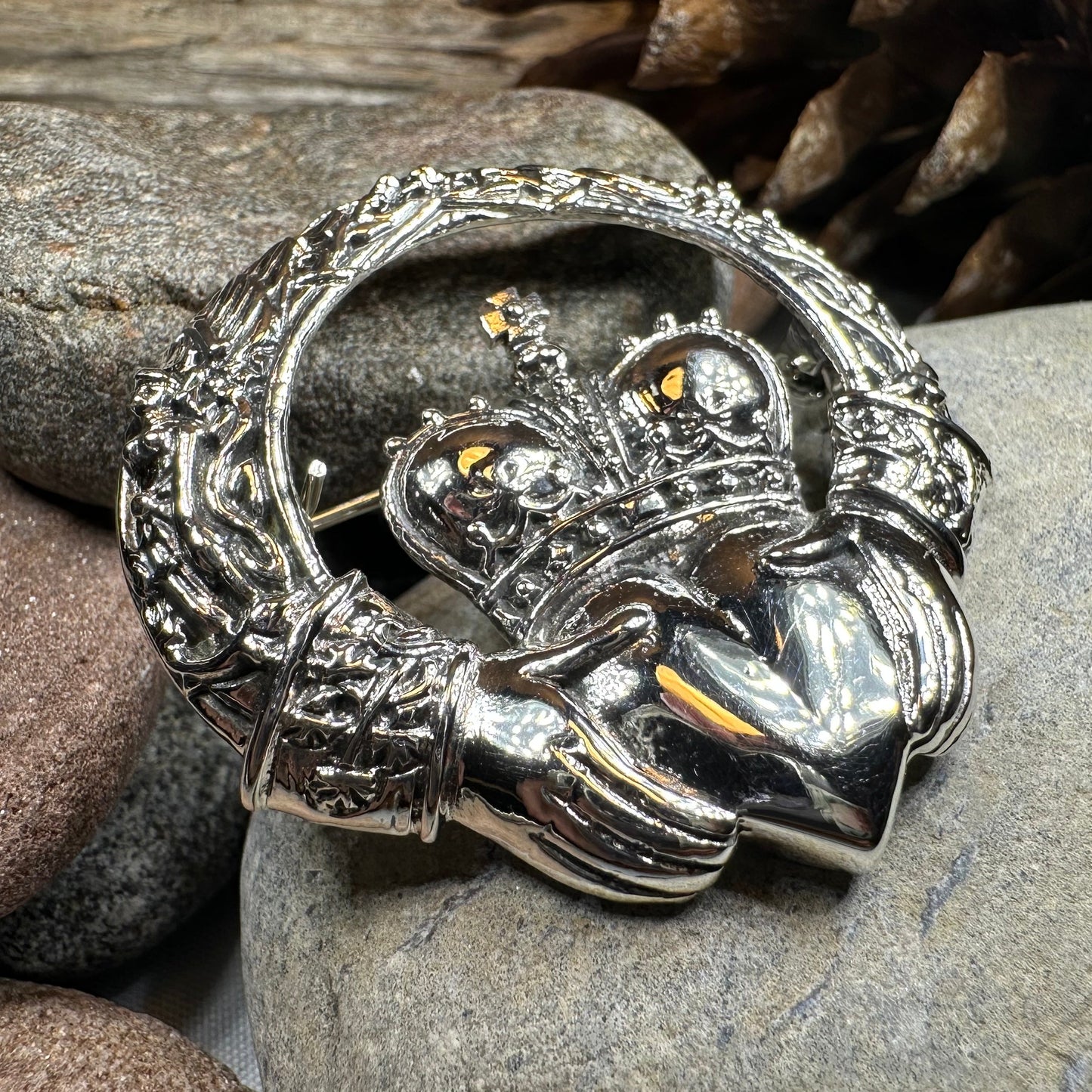 Victorian Irish Claddagh Brooch in Sterling Silver — view 6