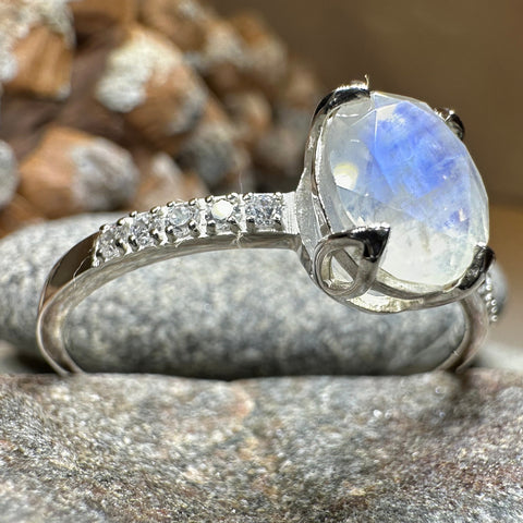 Load image into Gallery viewer, Emiliana Moonstone Promise Ring
