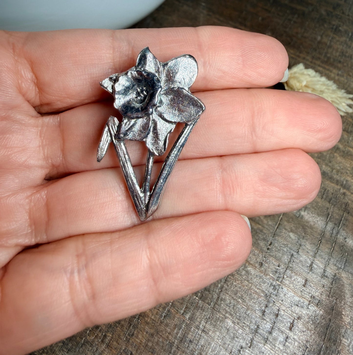 Welsh Daffodil Lapel Pin in Pewter