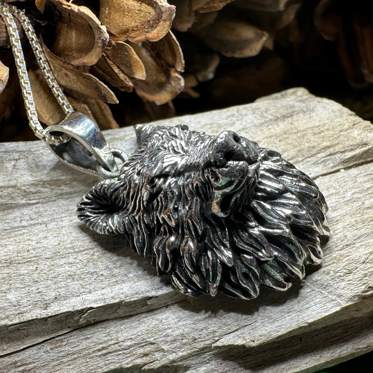 Aesir Wolf Necklace — view 3