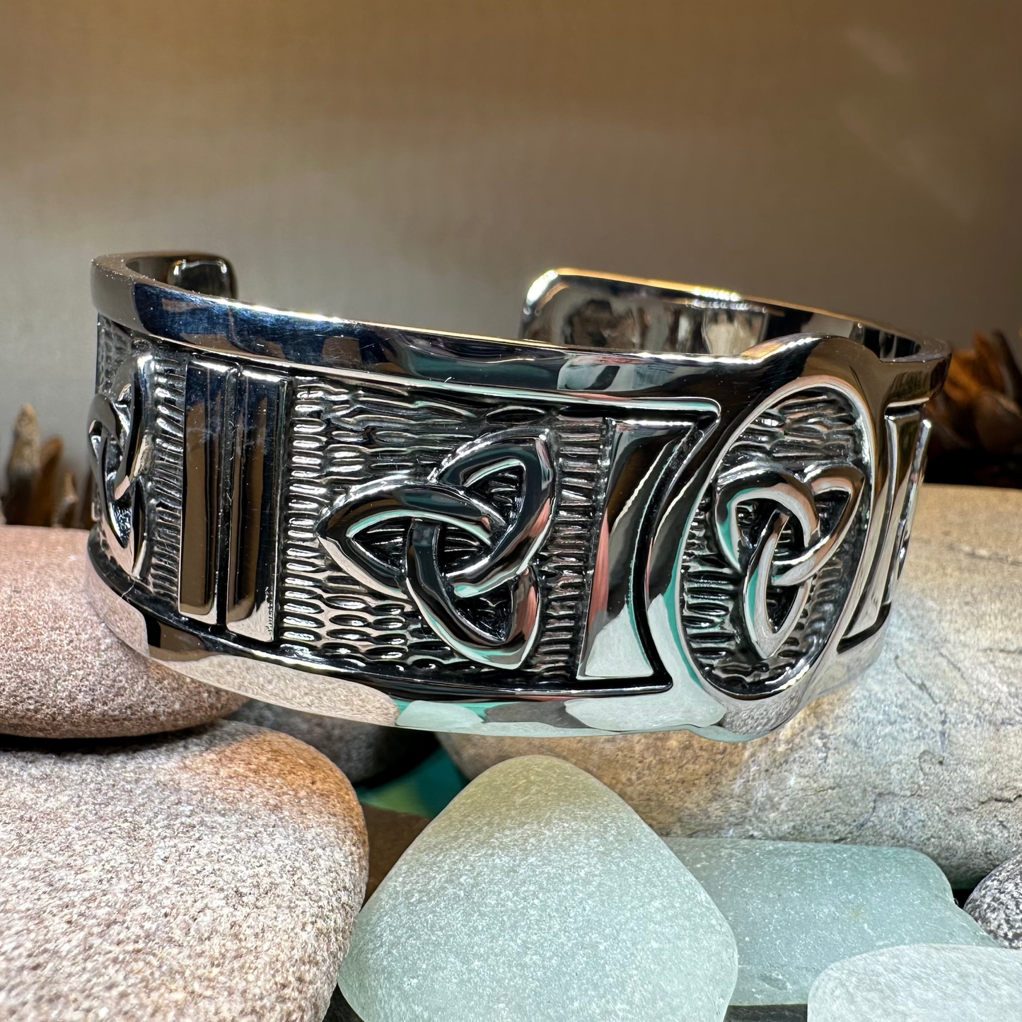 Celtic Trinity Knot Cuff Pewter Bracelet — view 7