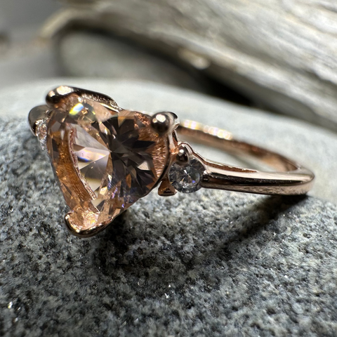 Load image into Gallery viewer, Pink Topaz Heart Ring

