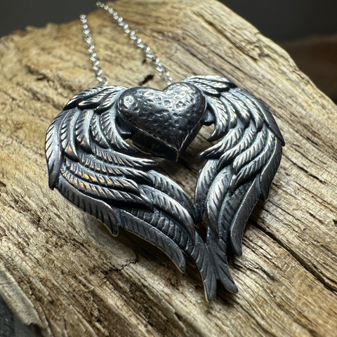 Load image into Gallery viewer, Seraphina Angel Wings Necklace
