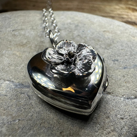 Load image into Gallery viewer, Dogwood Flower Silver Locket Necklace
