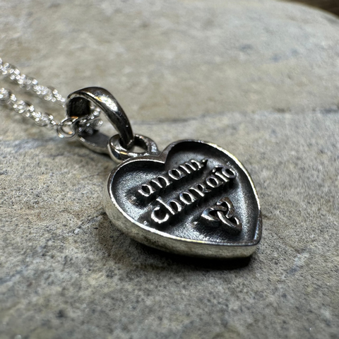 Load image into Gallery viewer, Petite Scottish Anam Charaid Necklace

