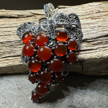 Load image into Gallery viewer, Wine Lovers Vineyard Necklace
