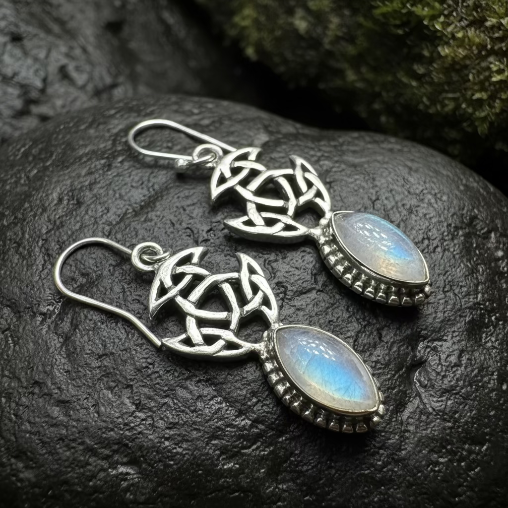 Laidir Celtic Knot Earrings in sterling silver