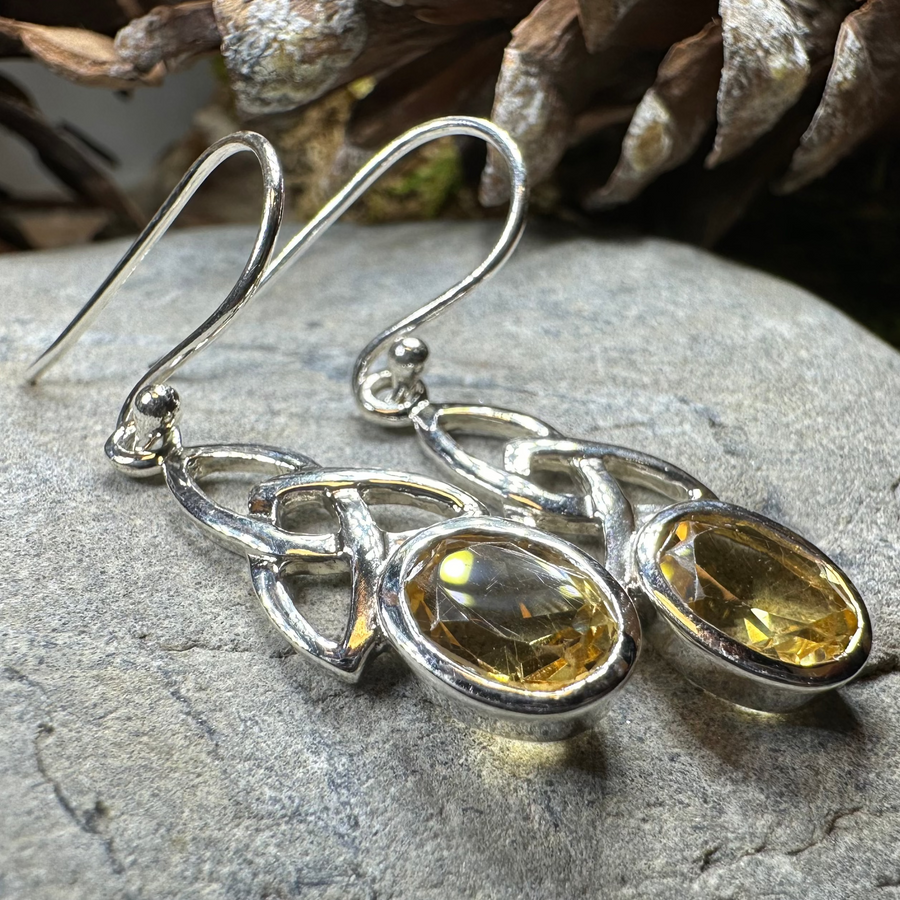 Hellena Trinity Knot Earrings