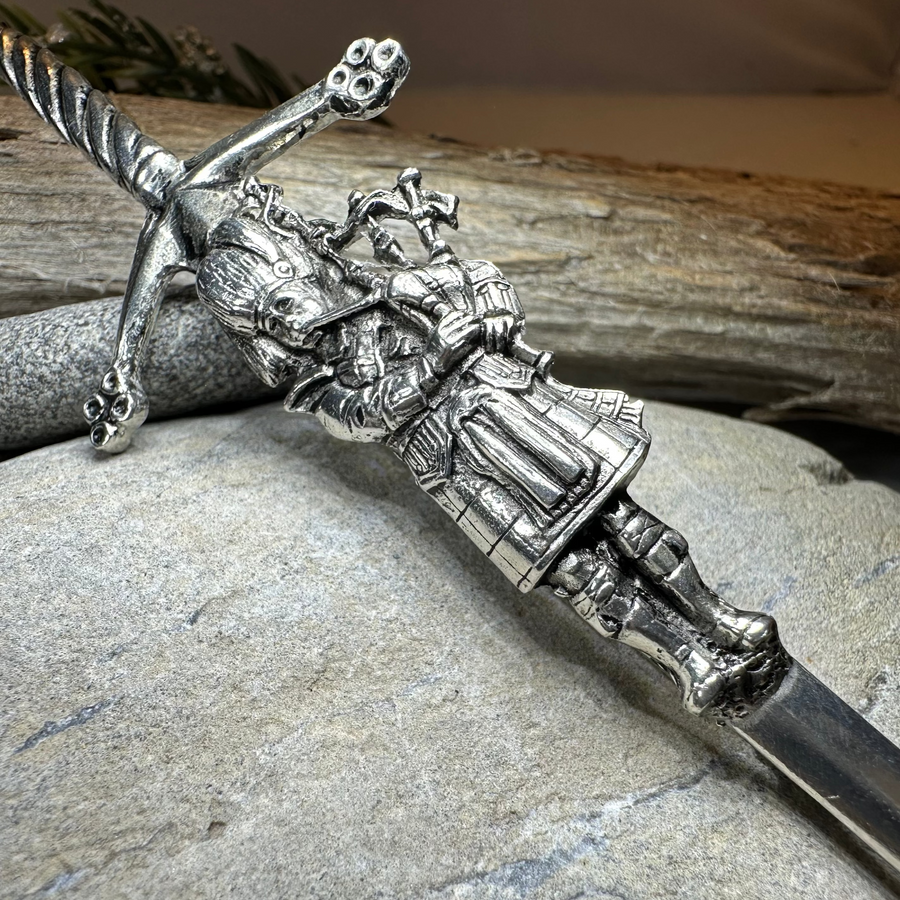 Highland Bagpiper Kilt Pin