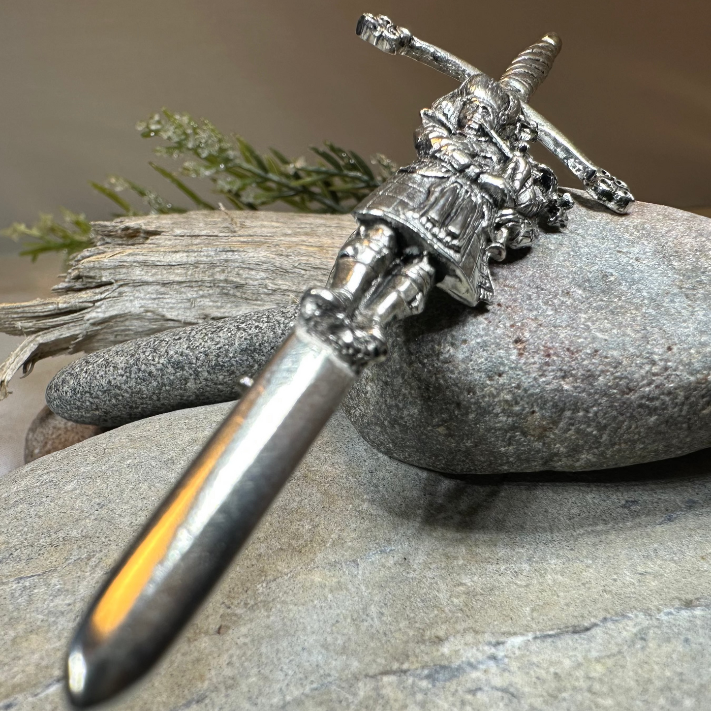 Highland Bagpiper Kilt Pin — view 6