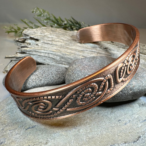 Load image into Gallery viewer, Talorc Celtic Copper Cuff Bracelet

