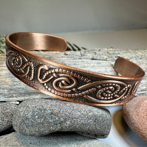 Load image into Gallery viewer, Talorc Celtic Copper Cuff Bracelet
