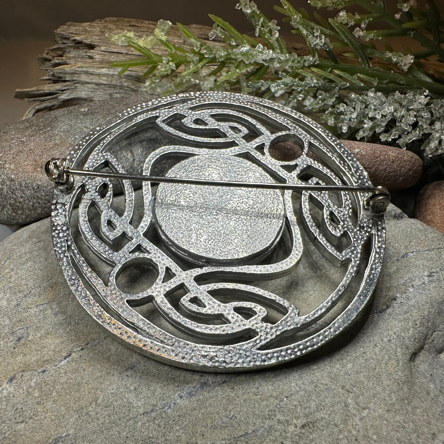 Heathergems Celtic Knot Brooch - Classic Scottish Jewelry — view 7