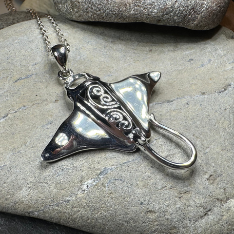 Load image into Gallery viewer, Manta Ray Necklace
