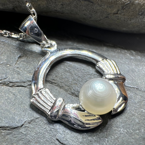 Load image into Gallery viewer, Pearl Claddagh Necklace
