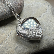 Load image into Gallery viewer, Rose Bouquet Locket Necklace
