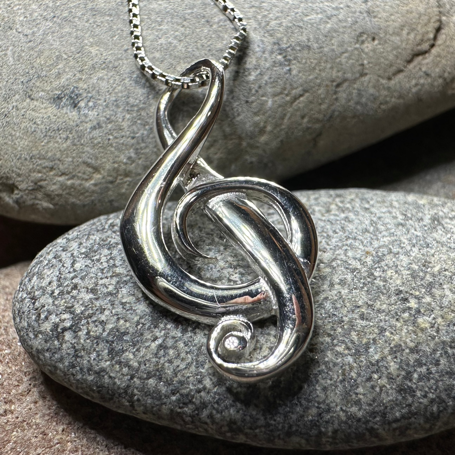 Elegant Music Necklace in Sterling Silver