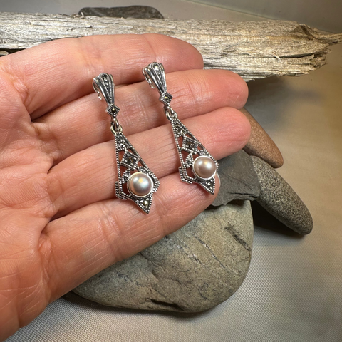 Load image into Gallery viewer, Elora Celtic Knot Pearl Earrings
