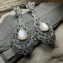 Load image into Gallery viewer, Cecette Romantic Earrings
